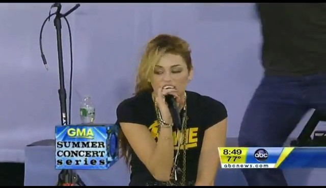 bscap0656 - Good Morning America Robot