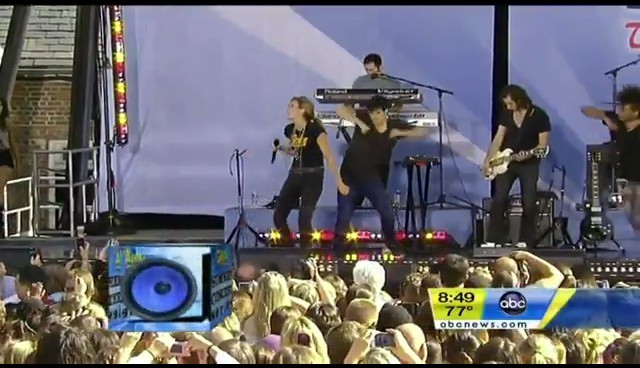 bscap0660 - Good Morning America Robot