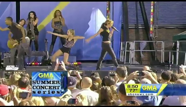 bscap0675 - Good Morning America Robot