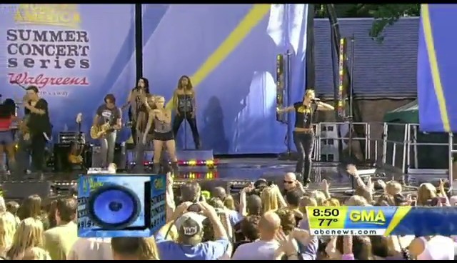 bscap0681 - Good Morning America Robot