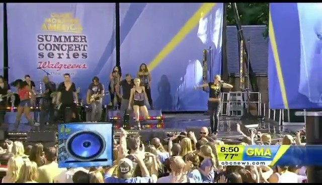 bscap0682 - Good Morning America Robot