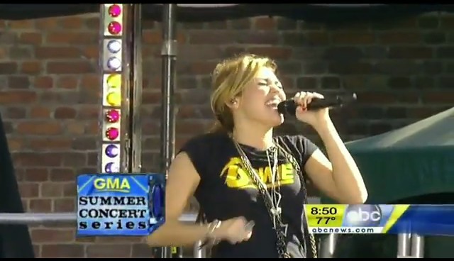 bscap0686 - Good Morning America Robot