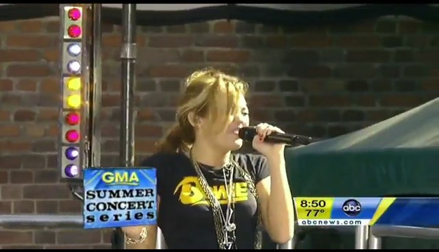 bscap0688 - Good Morning America Robot