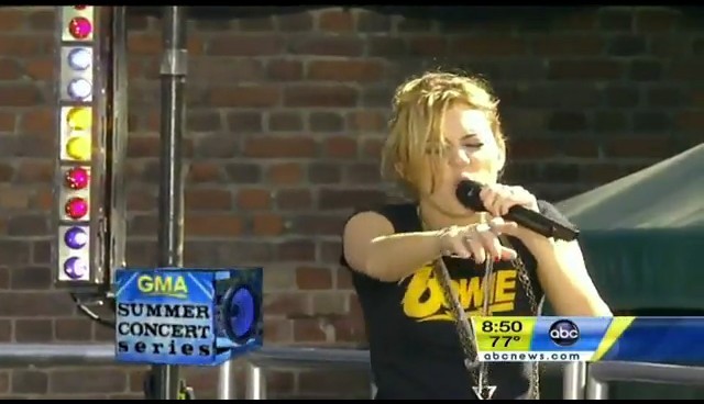 bscap0693 - Good Morning America Robot