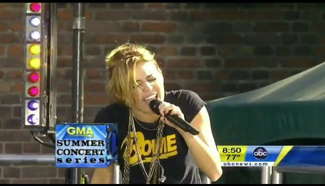 bscap0695 - Good Morning America Robot