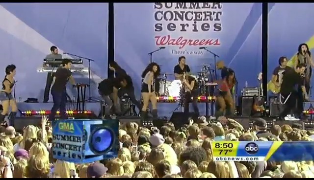 bscap0722 - Good Morning America Robot