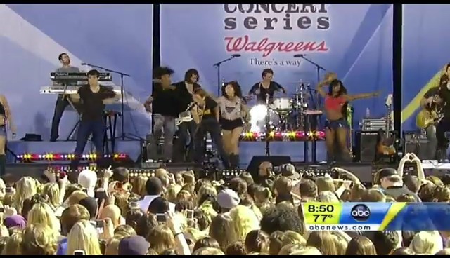 bscap0731 - Good Morning America Robot