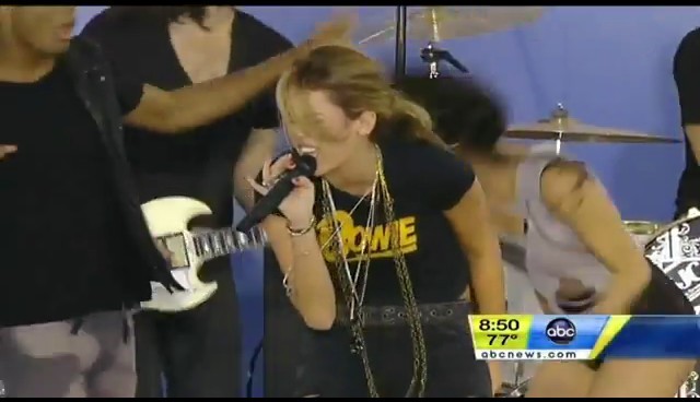 bscap0732 - Good Morning America Robot