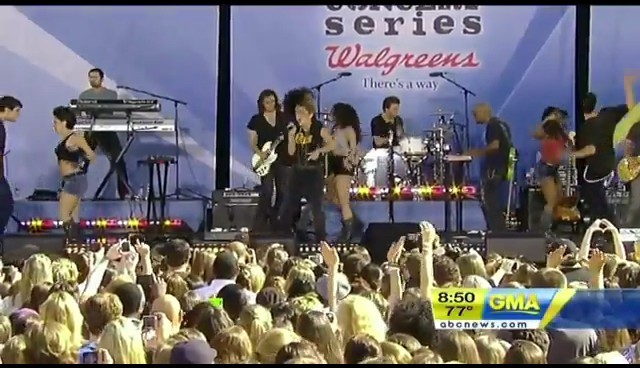 bscap0737 - Good Morning America Robot