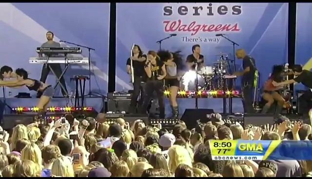 bscap0739 - Good Morning America Robot