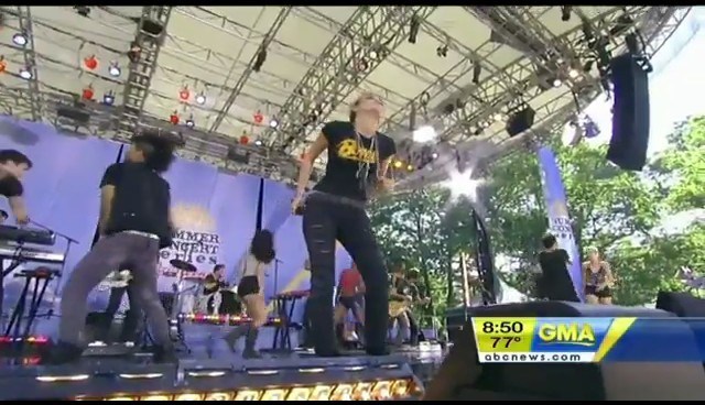 bscap0744 - Good Morning America Robot