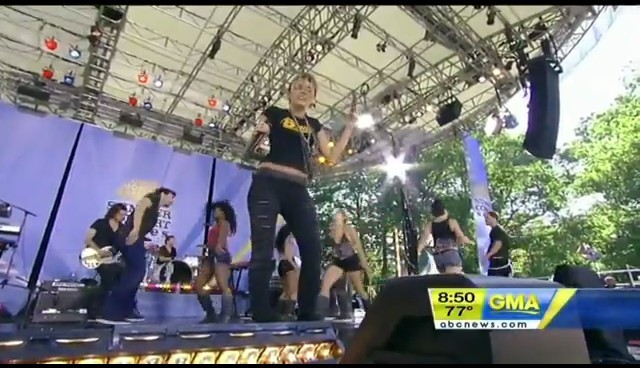 bscap0748 - Good Morning America Robot