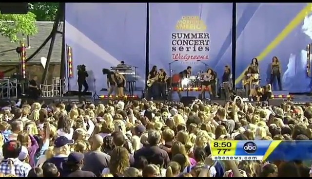 bscap0756 - Good Morning America Robot