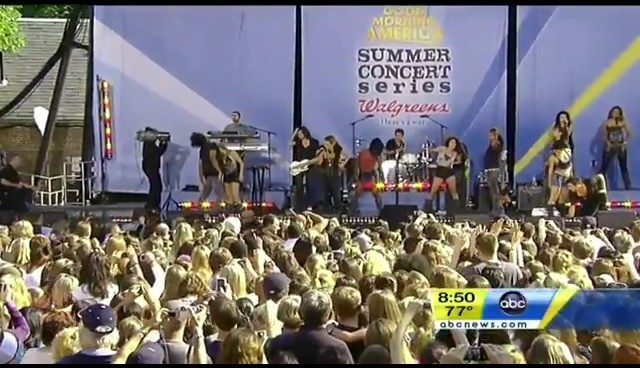 bscap0762 - Good Morning America Robot