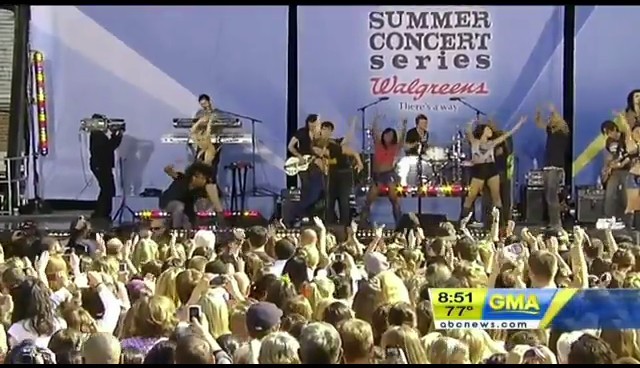 bscap0773 - Good Morning America Robot