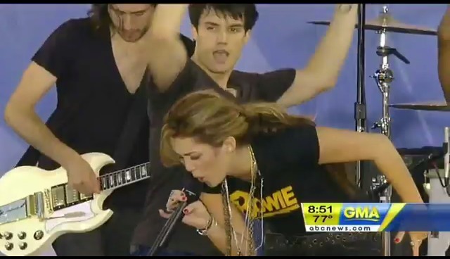 bscap0775 - Good Morning America Robot