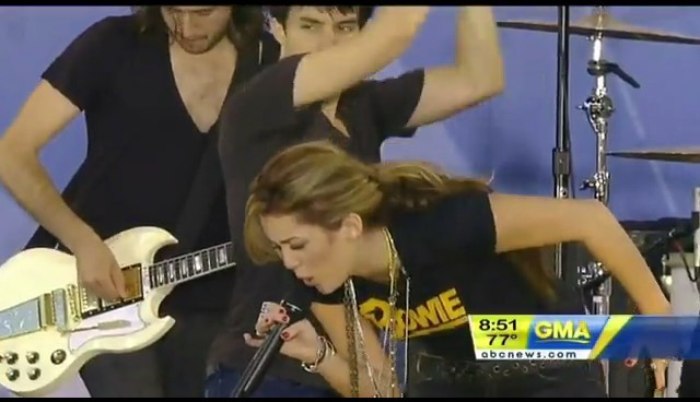 bscap0776 - Good Morning America Robot