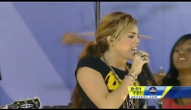 bscap0786 - Good Morning America Robot