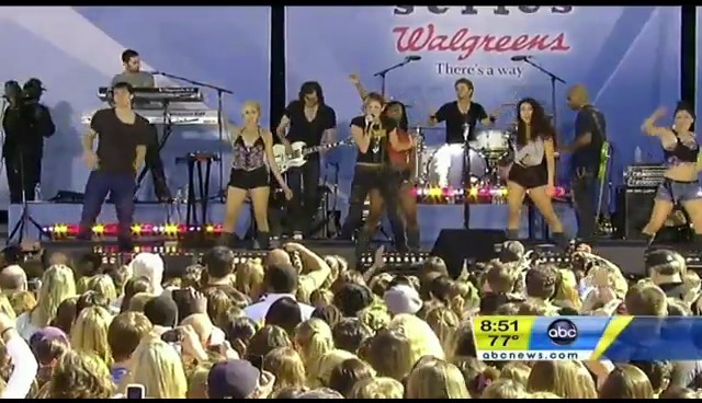 bscap0788 - Good Morning America Robot