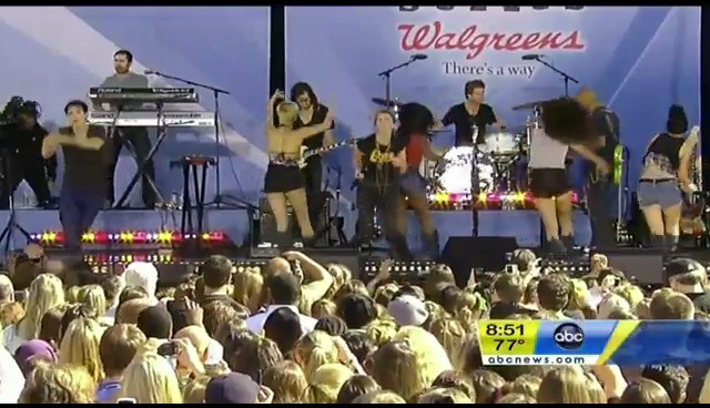 bscap0790 - Good Morning America Robot