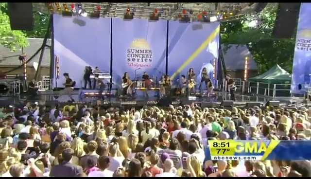 bscap0796 - Good Morning America Robot