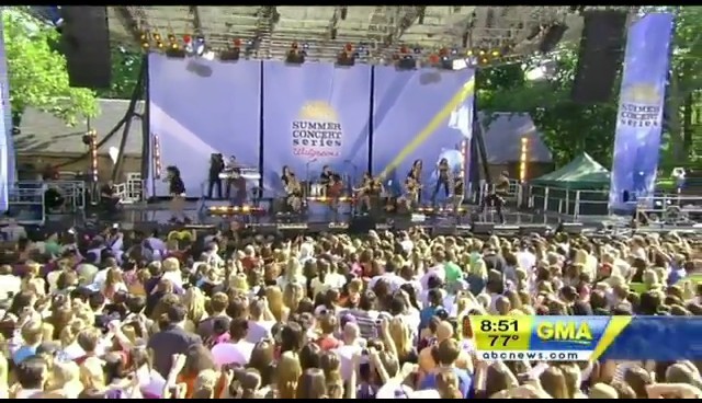 bscap0797 - Good Morning America Robot