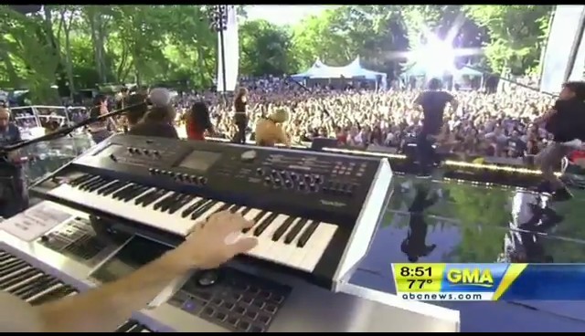 bscap0799 - Good Morning America Robot