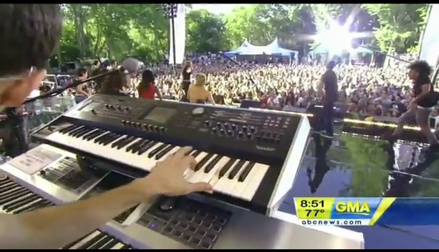 bscap0800 - Good Morning America Robot