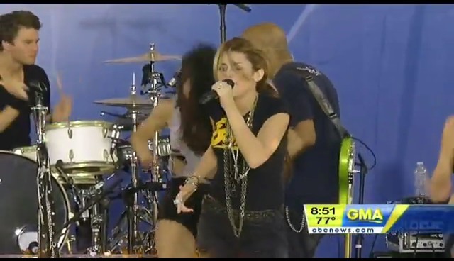 bscap0806 - Good Morning America Robot