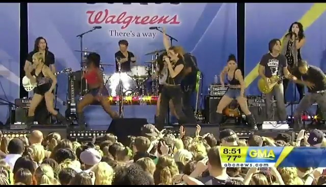 bscap0810 - Good Morning America Robot