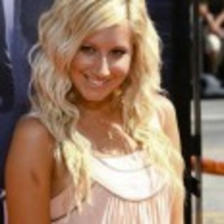 Ashley_Tisdale_1220685345