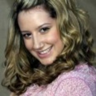Ashley_Tisdale_1220685572