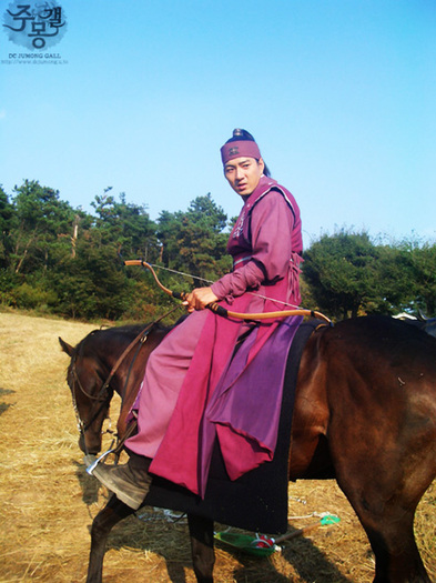 photo30211no275911x4 - jumong