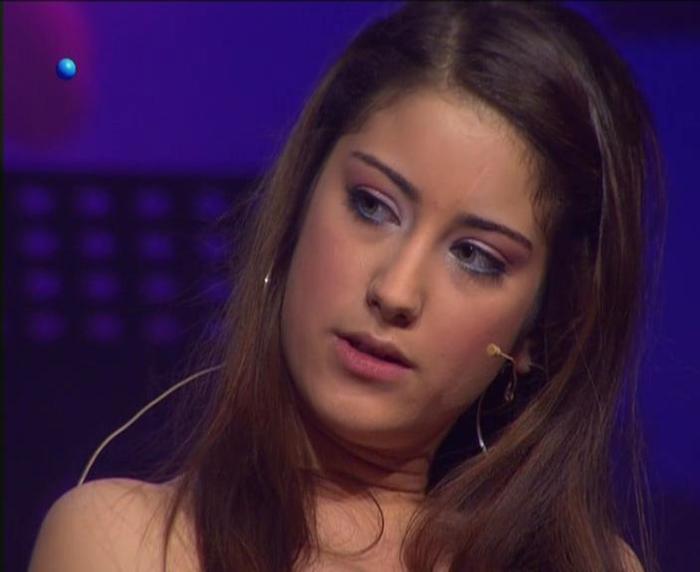 Hazal-Kaya-Resim - x - One princess - Hazal Kaya