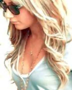 ashley - poze cu ashley tisdale