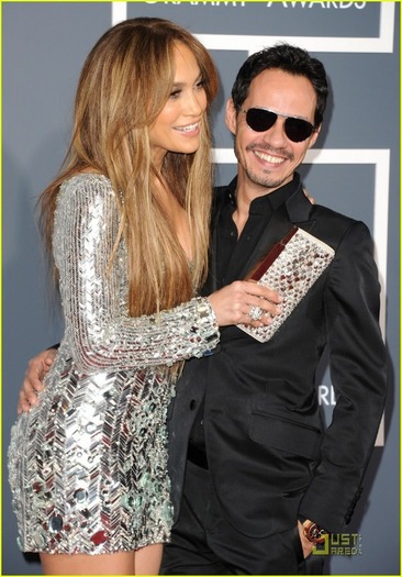 jennifer-lopez-2011-grammys-10