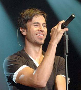 Enrique-Iglesias (3)