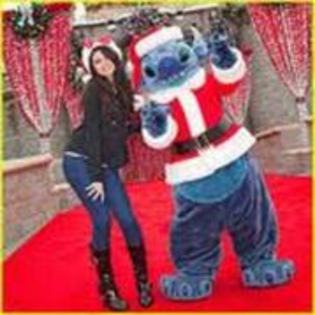33792621_DSOJDPUMU - selena gomez