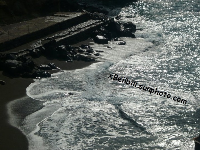 > :x < - x - Photo by me - Original - x