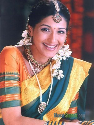 Sonali Bendre - CONCURS 001-actrita bollywoodiana care arata cel mai bine ca mireasa