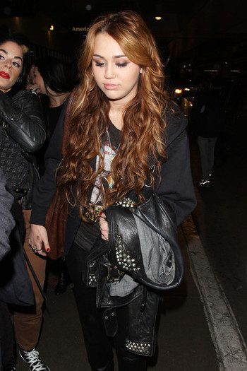 Miley+Cyrus+Miley+Cyrus+at+LAX+ct6LgvphsNjl - miley cyrus