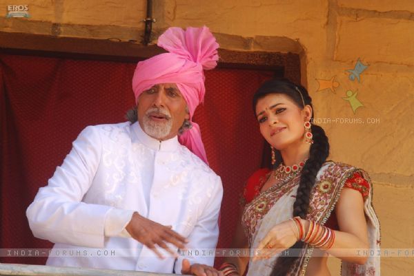 20564-amitabh-bachchan-and-jacqueline-fernandes-in-aladin-movie