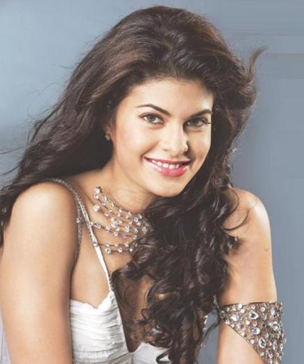Recently-Bollywood-actress-Jacqueline-Fernandez-Breast-had-a-horrible-experience-of-wardrobe-malfunc - Jacqueline Fernandez