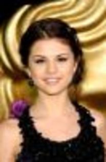  - Doar pentru fanii adevarati a lui Selena Gomez