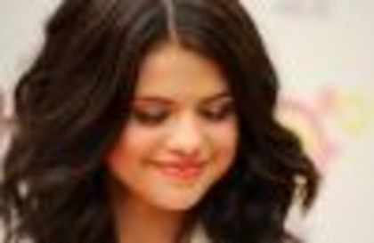 thumb_belinda-versus-selena-gomez-care-este-preferata-ta-galerie-foto - selena gomez sau belinda care e preferata ta