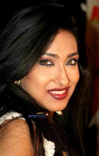 Ritu Parna Sengupta - CONCURS 001-actrita indiana telugu malayalam tamil sau punjab cea mai frumoasa