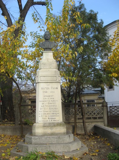 mormantul lui Anton Pan