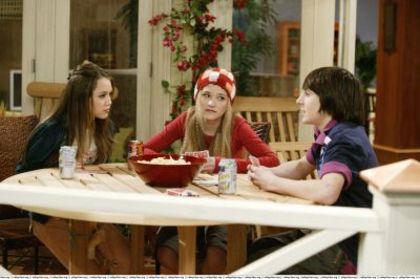 normal_013~5 - Hannah Montana Season 1 - Episode 4 - I Cant Make You Love Hannah If You Dont