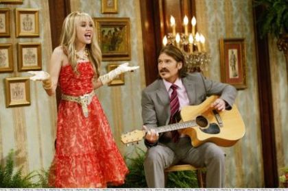 normal_015~6 - Hannah Montana Season 1 - Episode 6 - Grandma Dont Let Your Babies Grow Up To Be Favorites