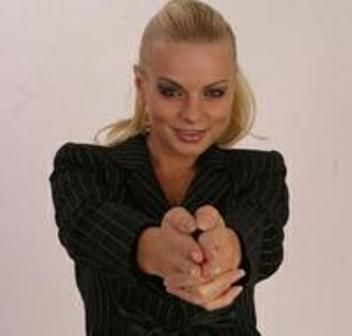 hairstyle-de-vedeta-cu-jojo-zeci-de-look-uri-diferite-cum-ii-sta-mai-bine_17